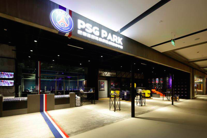 费耶诺德训练开放日,清晨迎来里程碑引欢呼,葡超在即,临场指挥获称赞的简单介绍 费耶诺德训练开放日,清晨迎来里程碑引欢呼,葡超在即,临场指挥获称赞的简单介绍