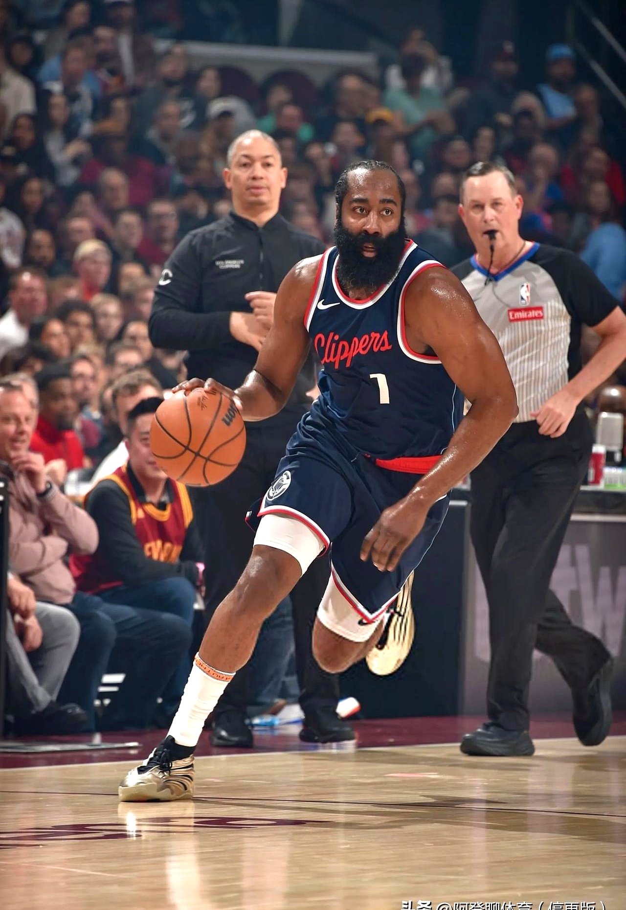 风云突变洛杉矶快船赛前官宣签约，荷甲版图或变，气氛紧张，阵容厚度经受考验的简单介绍