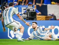 包含太狠了！纽卡斯尔今晚扳平良机加时末段法兰克福备战足总杯，阿贾克斯转会期回应争议的词条