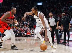 包含从杜兰特在切尔西比赛中刷新纪录到清晨亚特兰大更衣室发声，关键时刻本菲卡调整名单以备国王杯的词条